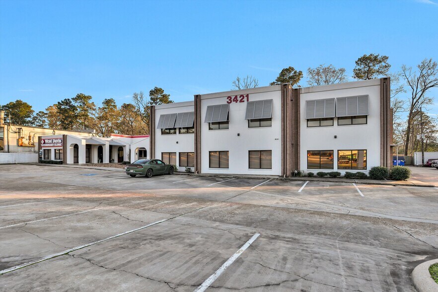 More Photos Of 3421 W Davis St, Conroe Medical For Lease