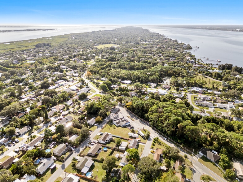 More Photos Of 1310 S Tropical Trl, Merritt Island General Retail For Sale