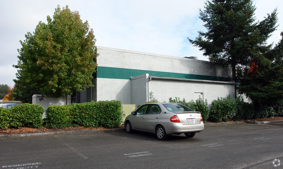 More Photos Of 17825 NE 65th St, Redmond Flex For Lease
