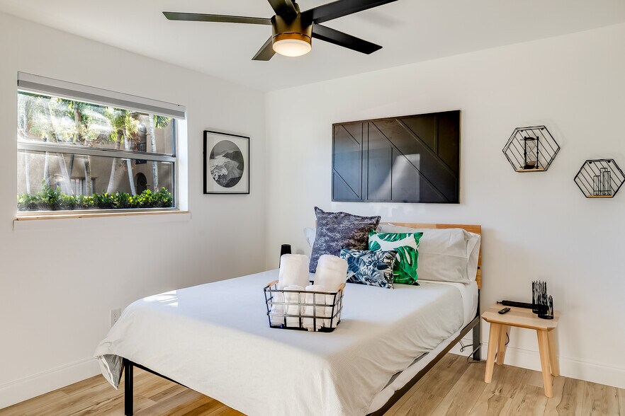 More Photos Of 402 Ocean Breeze, Lake Worth Beach Apartments For Sale