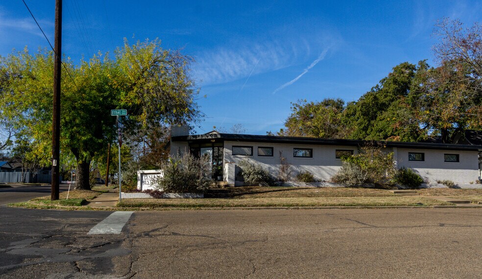 More Photos Of 1501 N 25th St, Waco Medical For Sale