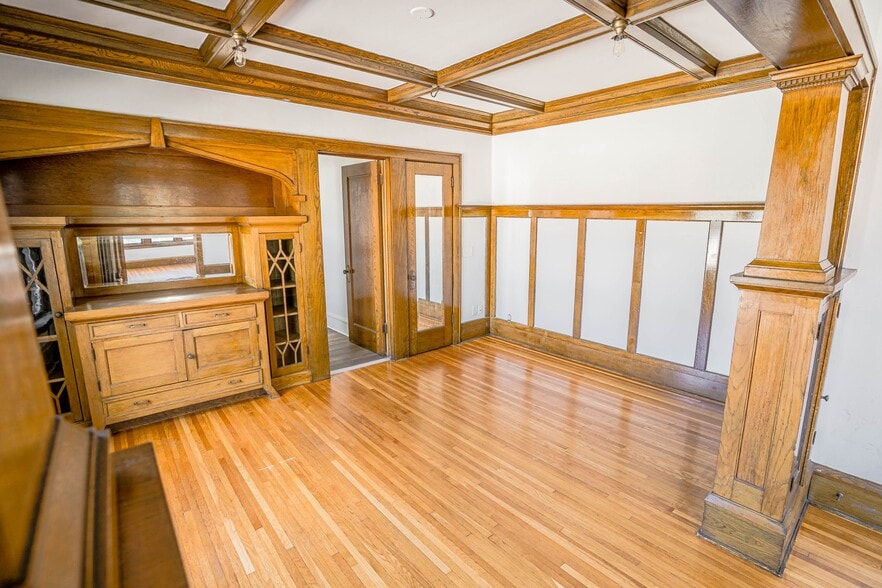 More Photos Of 990 Grand Ave, Saint Paul Apartments For Sale