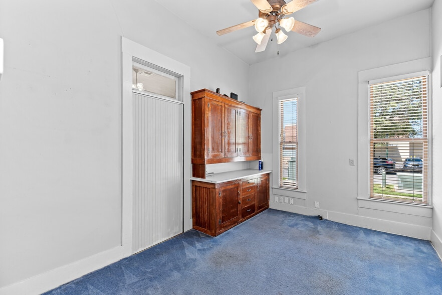 More Photos Of 903 Forest St, Georgetown Office For Sale