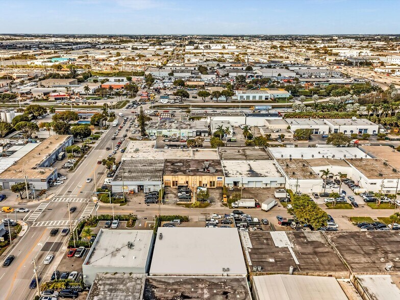 More Photos Of 7880-7882 NW 56th St, Miami Warehouse For Lease