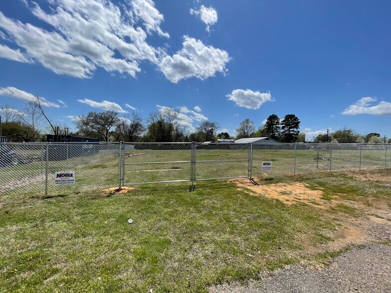 More Photos Of 2106 E US Highway 80, White Oak Land For Sale