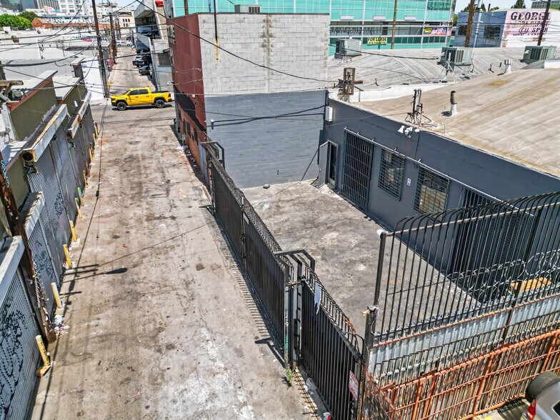 More Photos Of 1507-1509 Maple Ave, Los Angeles Warehouse For Lease
