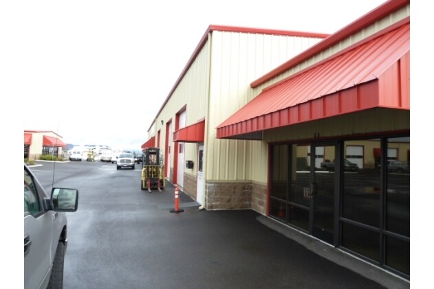More Photos Of 4802-4810 Table Rock Rd, Medford Warehouse For Lease