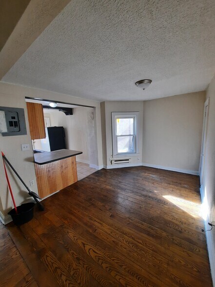 More Photos Of 1874 Marloes Ave, Cleveland Apartments For Sale