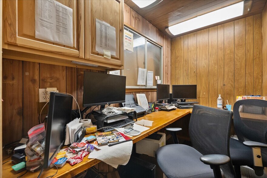 More Photos Of 3700 Reveille St, Houston Freestanding For Lease