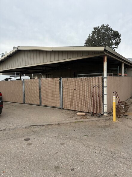 Primary Photo Of 538 Maple St, Ramona Warehouse For Lease