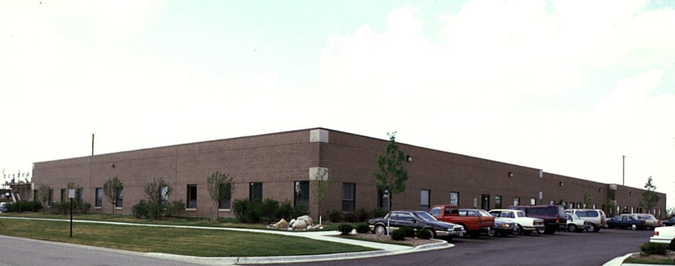 Primary Photo Of 600-628 Albion Ave, Schaumburg Manufacturing For Lease