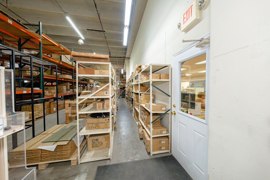 More Photos Of 4000 N 28th Ter, Hollywood Warehouse For Lease