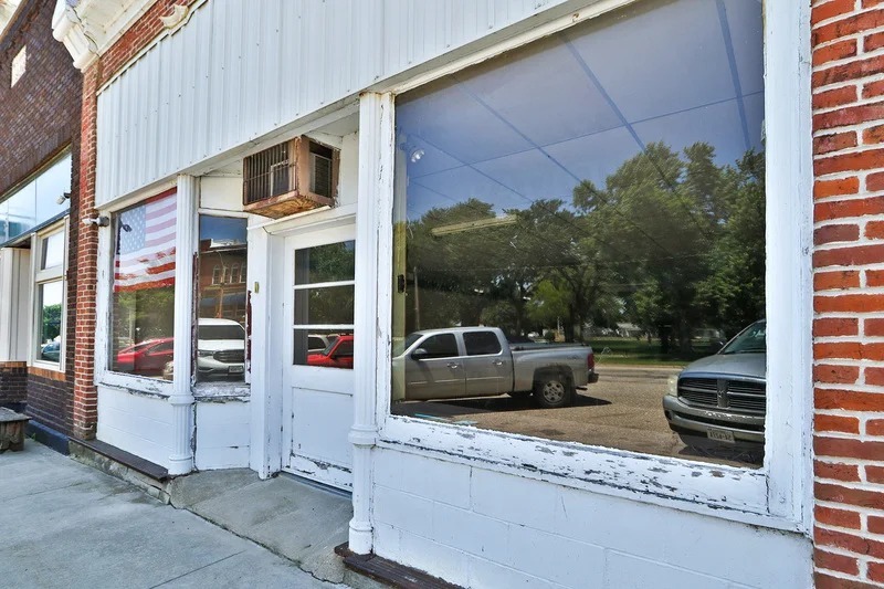 Primary Photo Of 426 Luzerne St, Table Rock Light Manufacturing For Sale