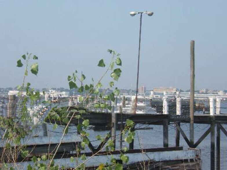 More Photos Of 20-08, 20-04 119th St, College Point Land For Lease