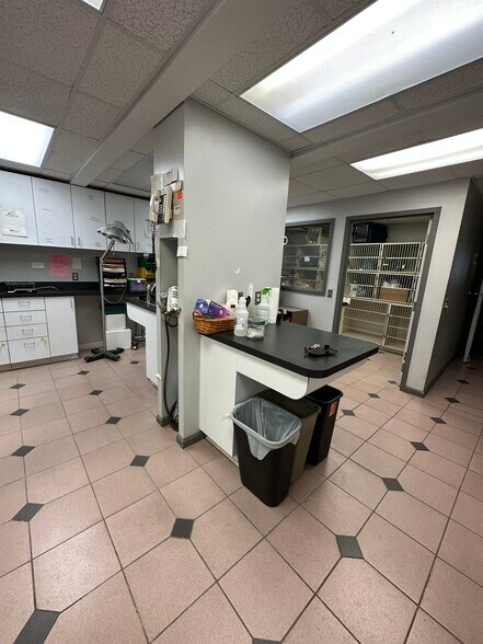 More Photos Of 7189 Lee Hwy, Falls Church General Retail For Sale