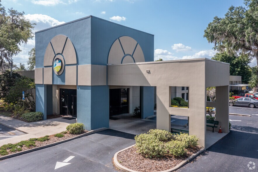 More Photos Of 600 W North Blvd, Leesburg Medical For Lease