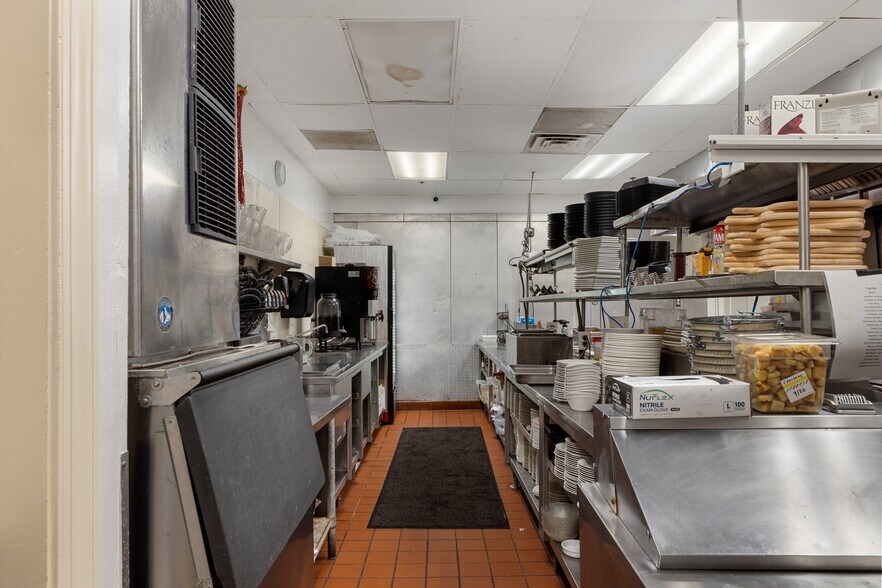 More Photos Of 4550 Golf Club Ln, Spring Hill Golf Course Driving Range For Sale