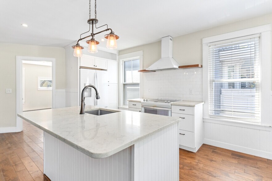 More Photos Of 736 Forest Ave, Portland Office Residential For Sale