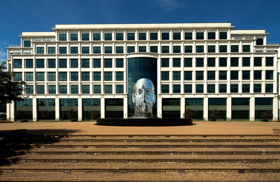 More Photos Of 3701 Arco Corporate Dr, Charlotte Office Residential For Lease