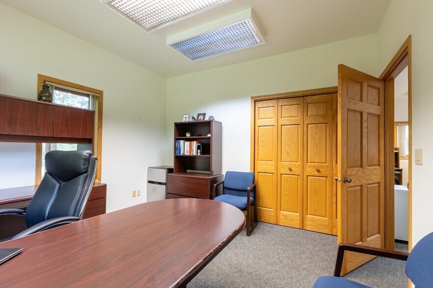 More Photos Of 226126 Hummingbird Rd, Wausau Medical For Sale