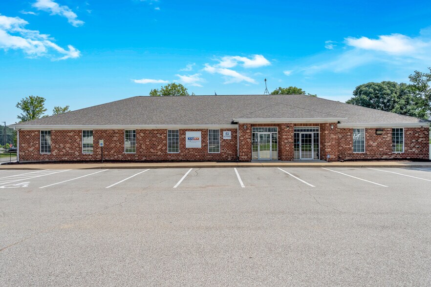 More Photos Of 22 Richmond Center Ct, Saint Peters Coworking Space