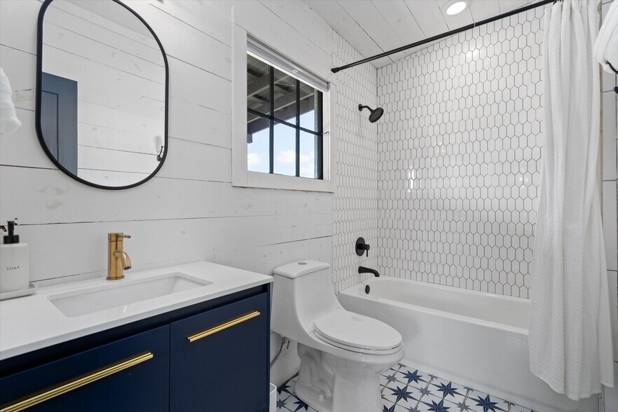 More Photos Of Elroy Rd, Del Valle Land For Sale