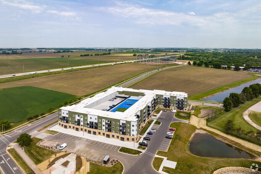 More Photos Of 4958 Innovation Dr, Deforest Apartments For Lease