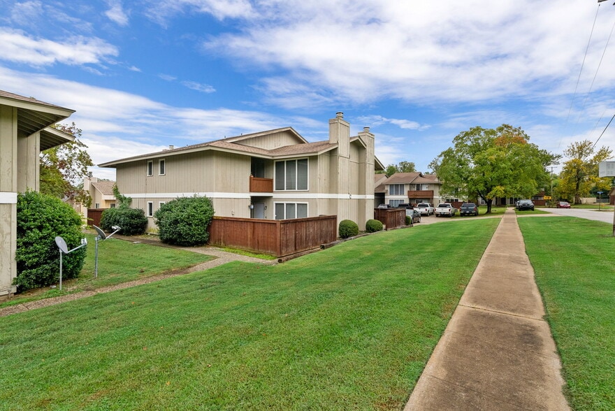 More Photos Of 2401 S 50th St, Fort Smith Apartments For Sale