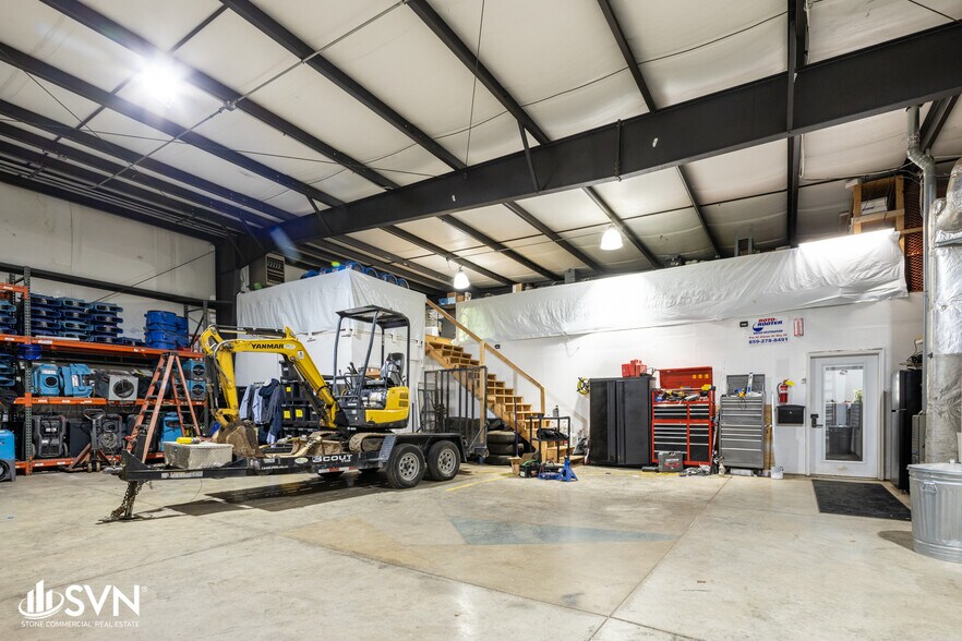 More Photos Of 101 Kemper Dr, Nicholasville Warehouse For Sale