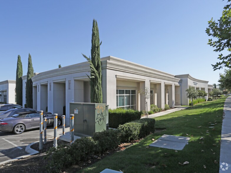 More Photos Of 7025 N Maple Ave, Fresno Medical For Lease