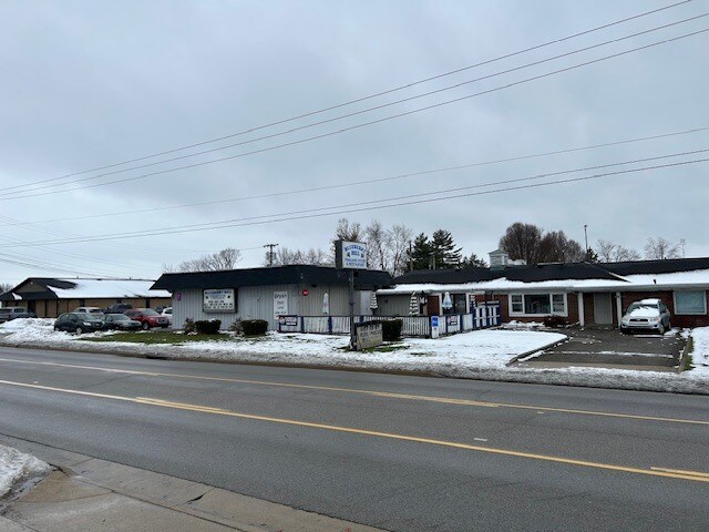 More Photos Of 122 S Union St, Bryan Restaurant For Sale