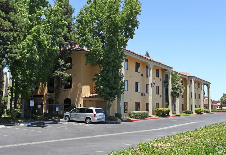 More Photos Of 111 E March Ln, Stockton Hotel For Lease