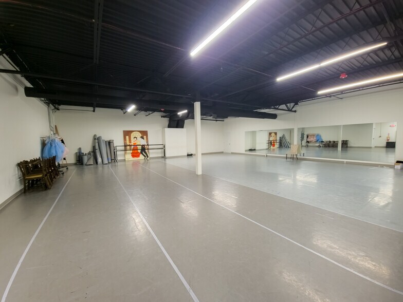 More Photos Of 770 Broadway, Raynham Storefront Retail Office For Lease