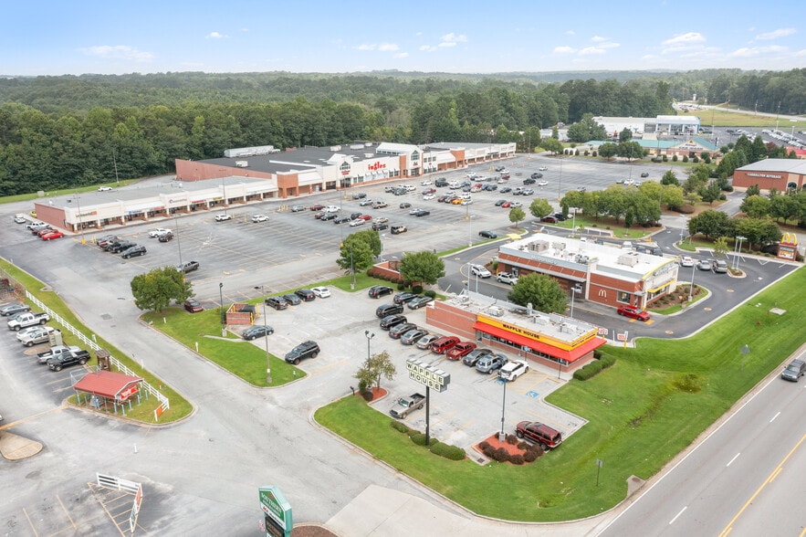 More Photos Of 1124 N Park St, Carrollton Unknown For Lease