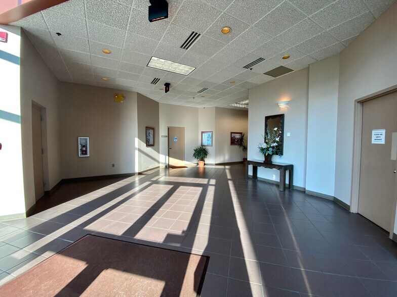 More Photos Of 1801 W Norton Rd, Springfield Office For Sale