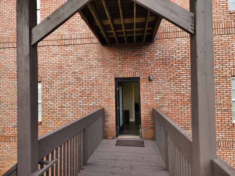 More Photos Of 485 S Perry St, Lawrenceville Coworking Space