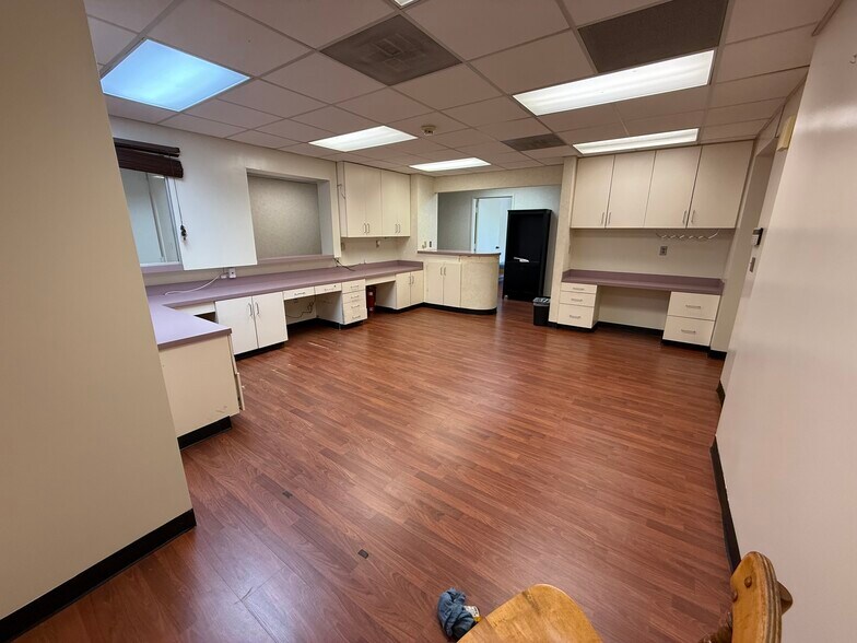 More Photos Of 408 8th St, North Wilkesboro Medical For Lease