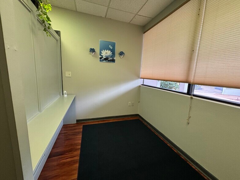 More Photos Of 1750 W Broadway, Oviedo Office For Lease