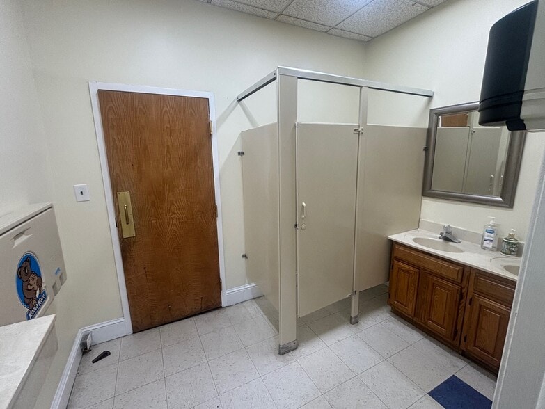 More Photos Of 346 Denison St, Baltimore Religious Facility For Sale