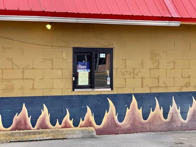 More Photos Of 511 W 11th St, Coffeyville Freestanding For Lease
