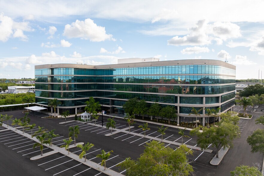 More Photos Of 18167 US Highway 19 N, Clearwater Office For Lease