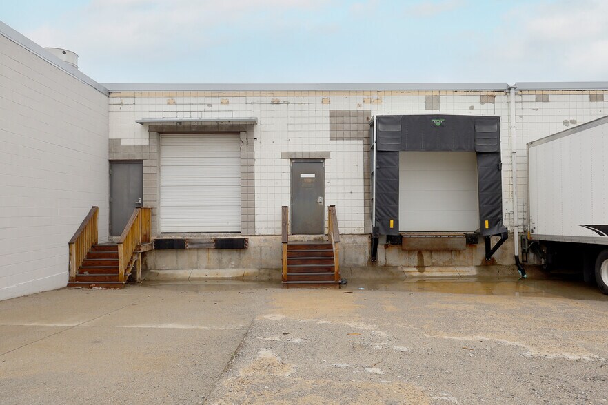 More Photos Of 1 Jewel Dr, Wilmington Industrial For Lease