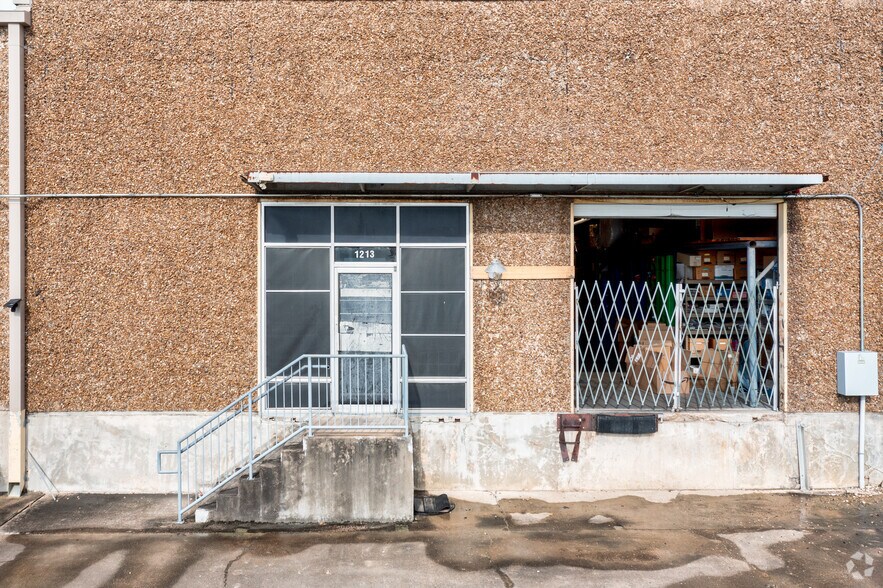 More Photos Of 1202-1398 Harris St, Houston Warehouse For Lease