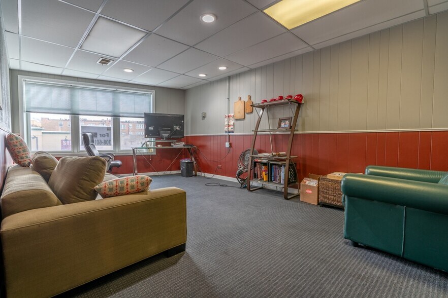 More Photos Of 30 S La Grange Rd, La Grange Restaurant For Sale