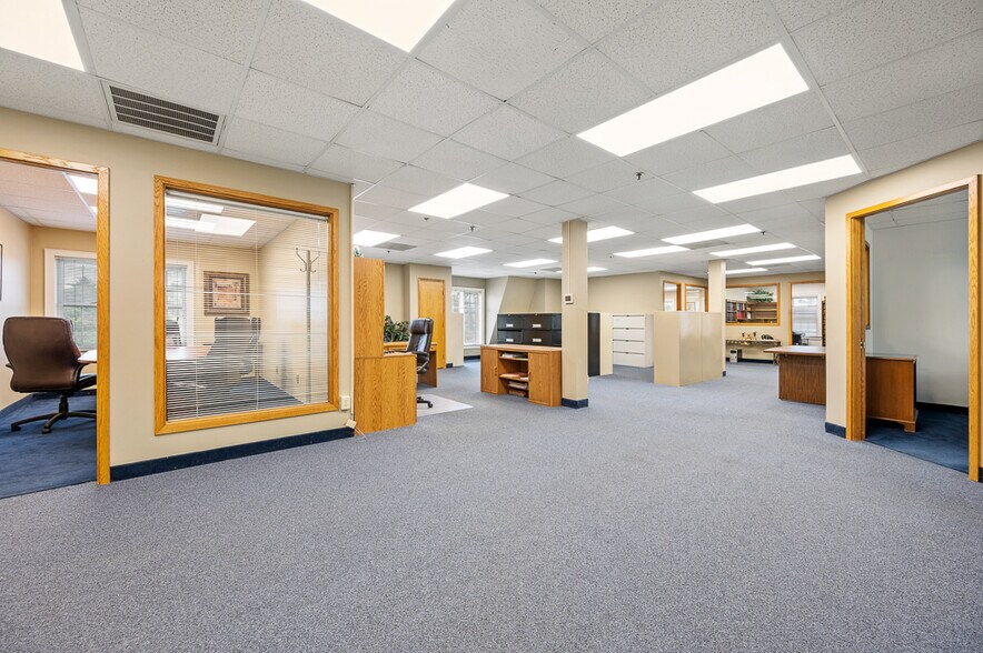 More Photos Of 176 East Main St, Westborough Medical For Sale