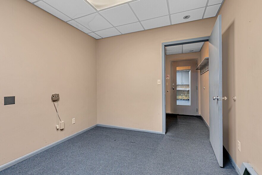 More Photos Of 1011 2nd St N, Saint Cloud Office For Sale
