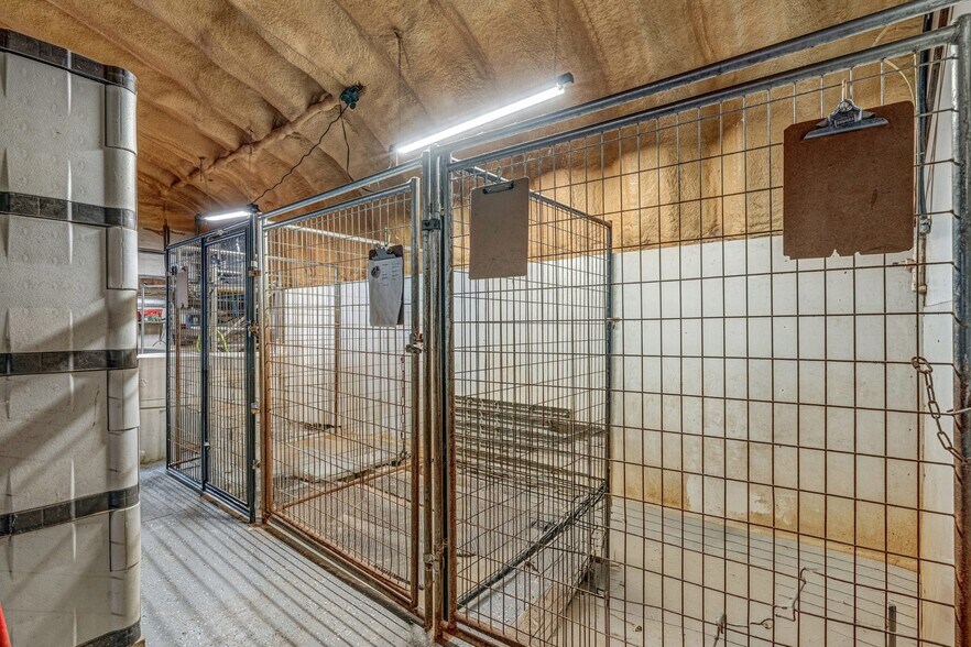 More Photos Of 1344 E 500 N, Albion Veterinarian Kennel For Sale
