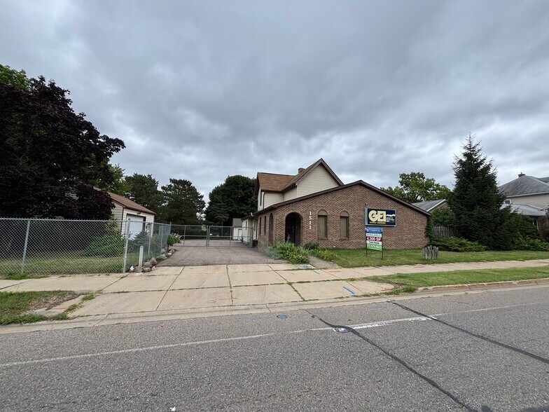 Primary Photo Of 1511 S Washington Ave, Lansing Office For Sale