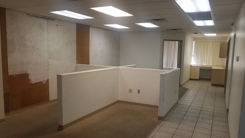 More Photos Of 220 E Horizon Dr, Henderson Office For Sale