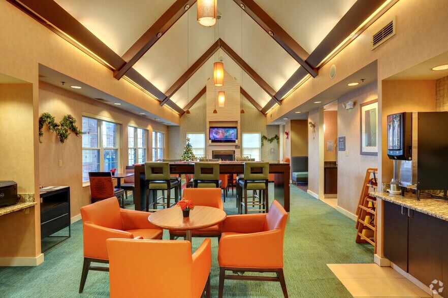 More Photos Of 8018 Delaware Pl, Merrillville Hotel For Sale